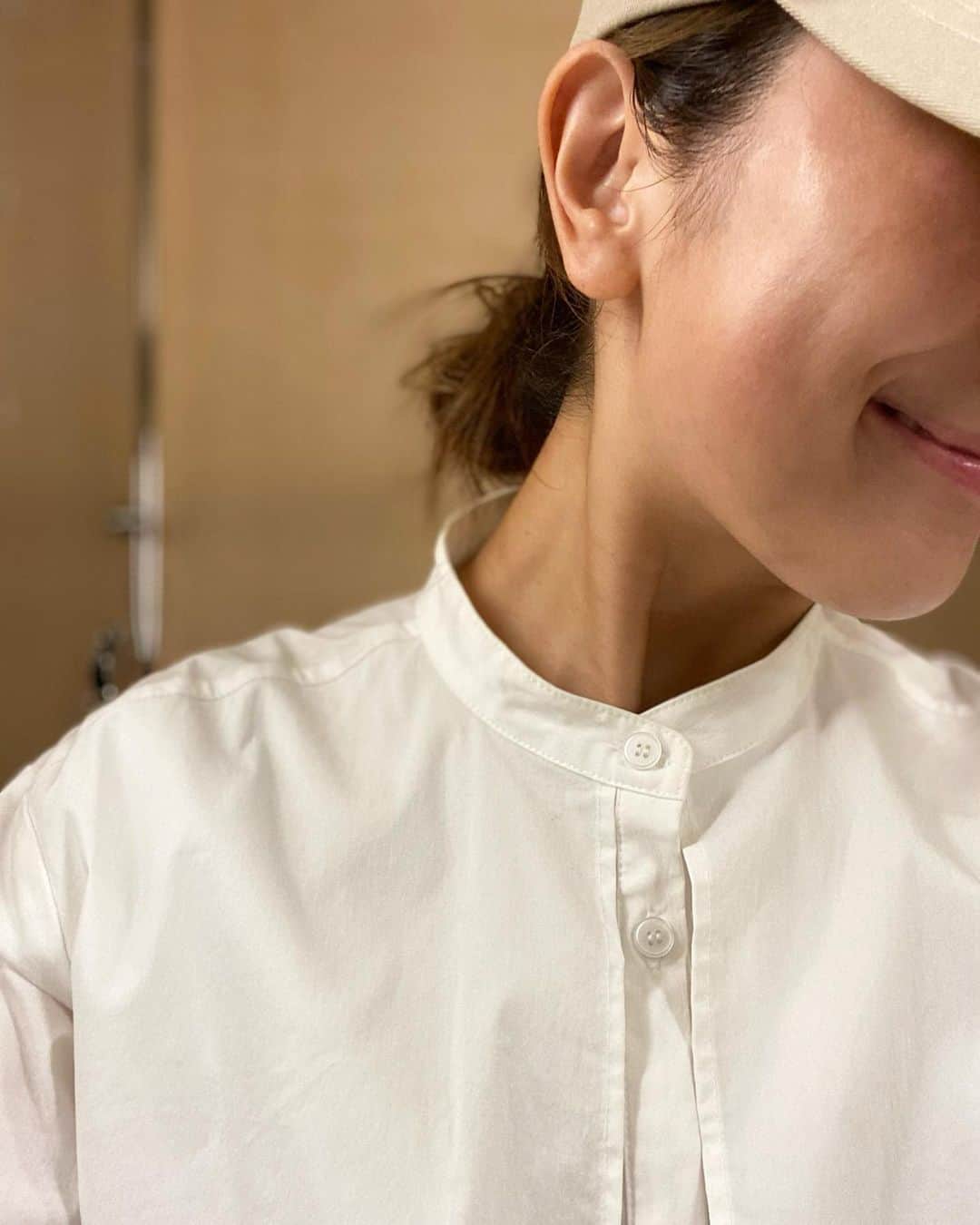 Mai Wakimizuのインスタグラム：「施術後すぐの1枚。前回(1ヶ月前)から何か新しいことされましたか？と聞かれたほど、お肌の調子がすこぶる良かったみたい♡毎度悲惨なほど汚れが出る水素クレンジングもそこまで酷くなく、更には施術効果もいつも以上だったみたいで、私のお肌何が起きたの？笑 そんな褒められたら嬉しくて自撮りしちゃうよね♡笑(リップ塗ったように唇潤ってるけど本当に何も塗ってない状態。唇までもがどれだけ保湿されたか分かる。笑)憧れのお肌が光ってる（；＿；）顎のラインもちゃんと出てる！何事も続けることが大事だな、と改めて実感でした♡ #lecollection#ルコレクション」