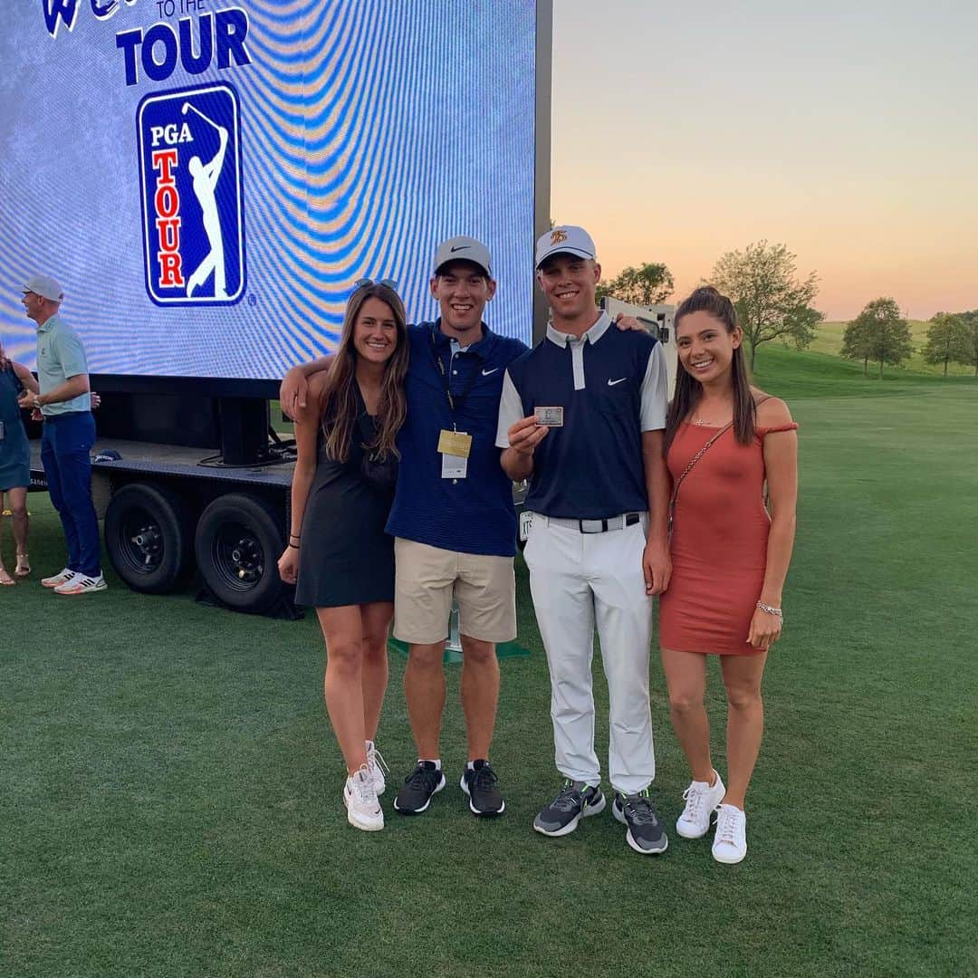 Liz Elmassianさんのインスタグラム写真 - (Liz ElmassianInstagram)「PGA tour bound!  So proud of you @nickhardy24 ! Hardest working person I know and can’t wait to continue to support you on this next chapter.  Let’s go! 👊🏽」8月20日 0時46分 - lizelmassian