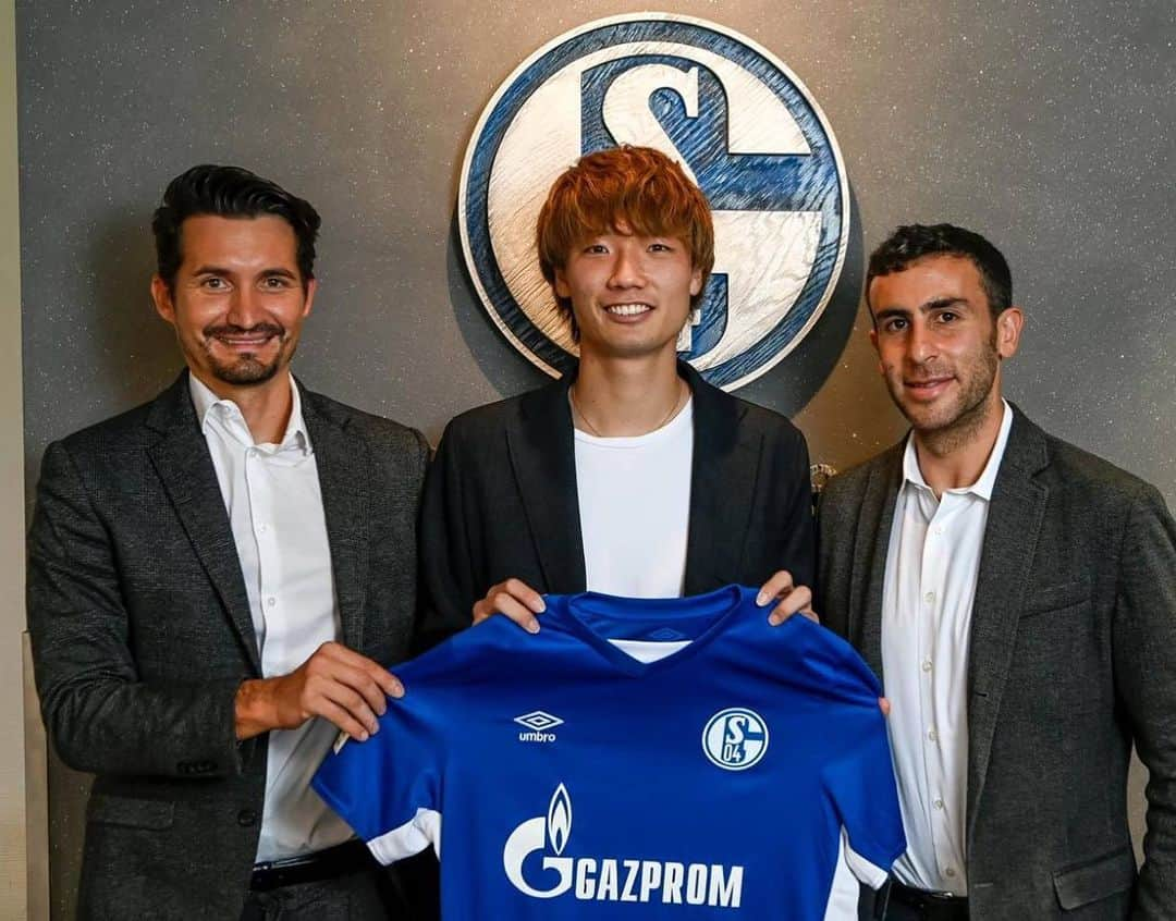 板倉滉さんのインスタグラム写真 - (板倉滉Instagram)「I'm excited for this opportunity to play for @s04 and help the team back to the Bundesliga...🔵⚪Glück auf🔵⚪」8月20日 7時10分 - kouitakura