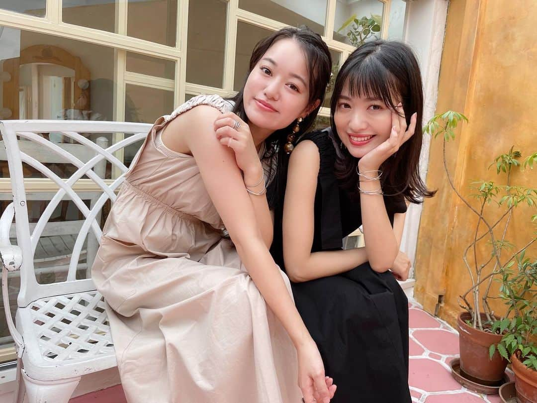 北原里英さんのインスタグラム写真 - (北原里英Instagram)「👗👯‍♀️🧡 @aboveall_onehaveit  ワンハビの gather sleeveless OPSを色違いで双子コーデしたょ👯‍♀️ あいみちゃんと〜♡ あいみちゃんのインスタアカウント新しくなったみたいなので タグから飛んでチェックしてね✈︎ お揃いで着ると可愛さ倍増やなあ❤️‍🔥 . . #双子コーデ #ワンピース #fashion」8月20日 20時38分 - rie_kitahara_3