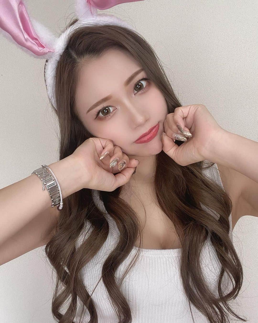 のインスタグラム：「🐰 ・ ・ きゃんうさ🐰 エサを沢山与えて下さい🥕🥬 ・ ・ #うさぎ #fyp #きゃんくらぶ #きゃんわーるど🌎」
