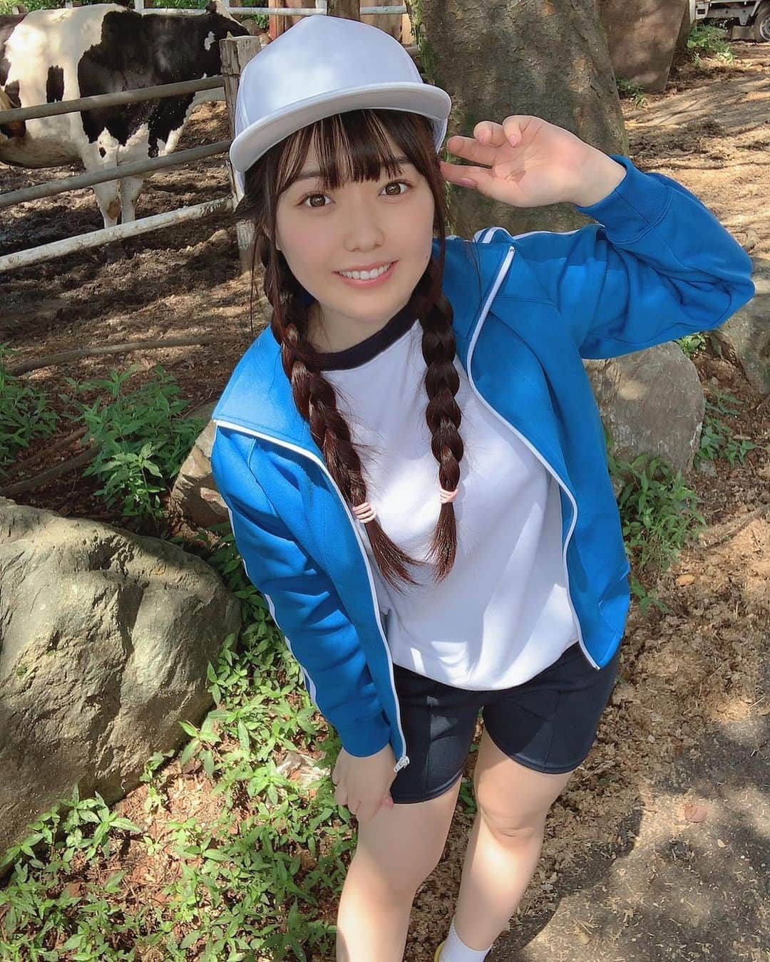 高瀬りなさんのインスタグラム写真 - (高瀬りなInstagram)「牧場でお仕事したよ🐮🐴🐏☀️ 夏バテだ〜🥵  #act #av女優 #高瀬りな #japanesegirl #followｍe #야동 #데일리 #데일리록 #팔로우 #인스타그램  #💖」8月20日 21時20分 - rina_takase