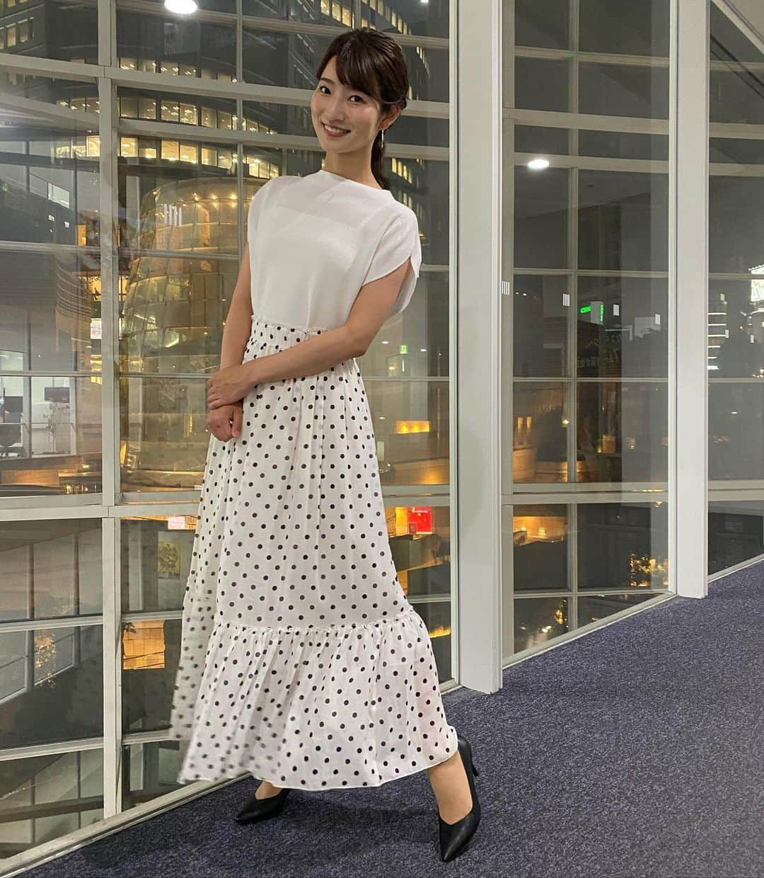 安藤萌々さんのインスタグラム写真 - (安藤萌々Instagram)「先週の報道ステーションの衣装です  1.2枚目 上下 #NOLLEY'S ピアス、ネックレス　#JOUETE  3.4枚目 紫ワンピース　#Andcouture 靴　#DIANA  5枚目 ブラウス　#ViS パンツ　#PLST 靴　#DIANA  6枚目 サマーニット、ドットスカート #NOLLEY'S   昨日から #全英女子オープン が始まりました⛳️  国内でも #CATレディース  が今日からスタート！  熱盛りなプレーに期待です！  テレビ朝日系で応援しましょ📣  #ウェーブ #夏服 #秋服 #コーディネート #ootd #綺麗め #オフィスコーデ  #スポーツ #スポーツ好き #スポーツコーナー #テレビ #テレビ朝日 #サッカー #野球 #ゴルフ #ソフトエレガント」8月20日 12時38分 - momo_ando_ex