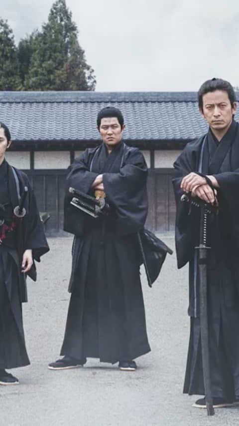 安井順平のインスタグラム：「2021年10月15日（金）いよいよ公開です。 山南敬助役で出演させていただきました。 原田眞人監督のもと、素晴らしいキャストの方々と、忘れられない貴重な体験をさせていただきました。 動乱の幕末をスクリーンで是非ご鑑賞ください。 #燃えよ剣 #新選組」