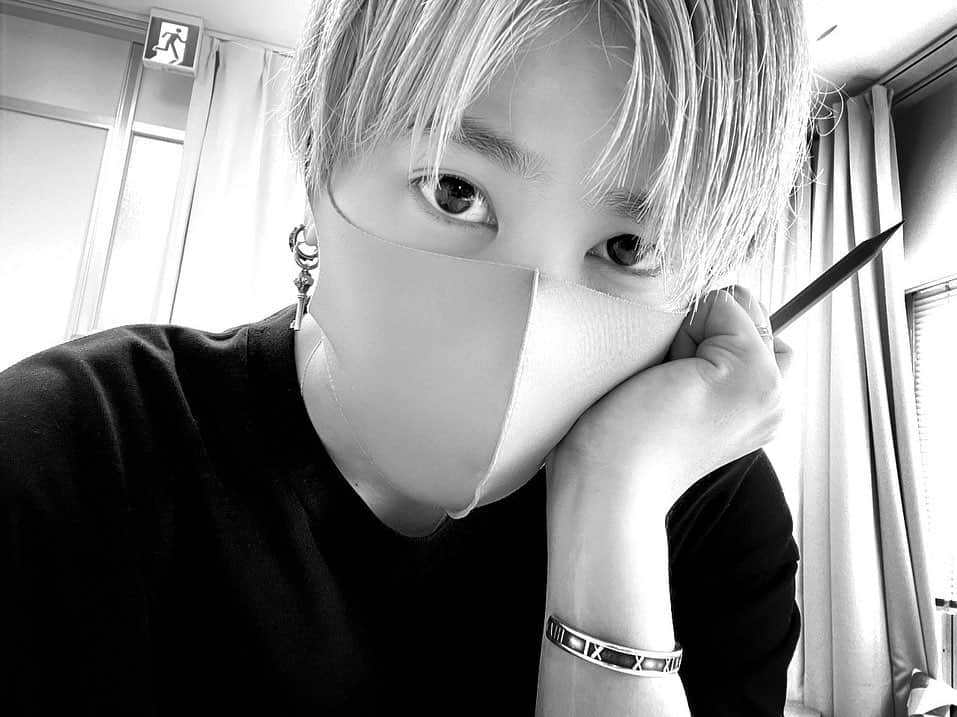 ZYUN.のインスタグラム：「#music ----- ✏︎」