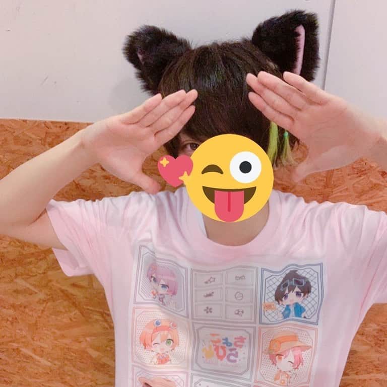 のインスタグラム：「猫になりました🐱にゃー」