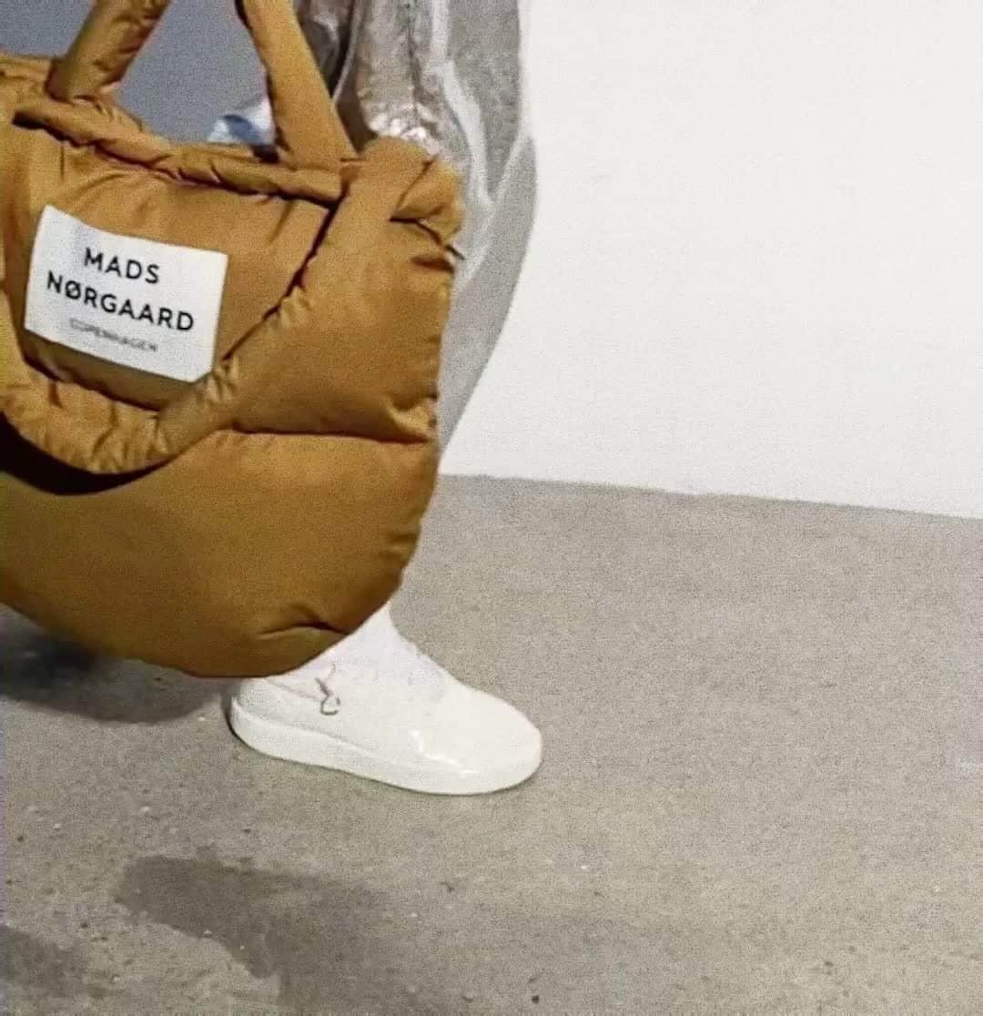 マッツノーガードのインスタグラム：「Stay tuned - available online soon!」