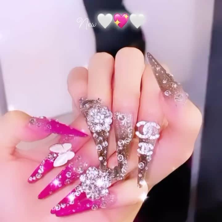 アンジェリカのインスタグラム：「𝑁𝑒𝑤 𝑛𝑎𝑖𝑙💖🤍💖 ▬▬▬▬▬▬▬▬▬▬▬▬▬▬▬▬▬▬▬▬▬▬▬▬▬▬▬▬▬▬▬▬▬❤︎ . . .  #スカルプネイル  #wiznail」