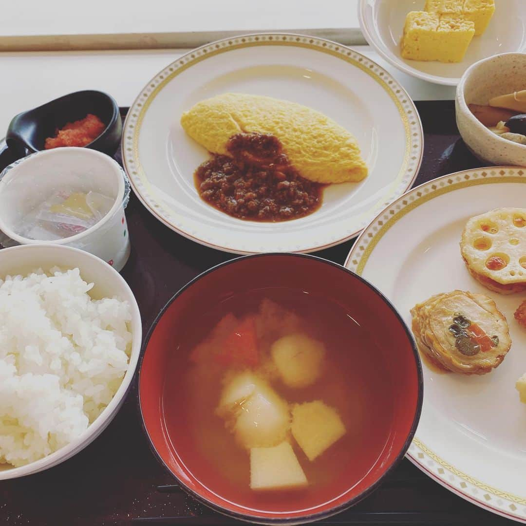 伊澤一葉さんのインスタグラム写真 - (伊澤一葉Instagram)「フジロック朝食　あまり寝れなかったので5時半から走ってから朝食^_^ タンパク質もりもりとってライブ頑張っちゃうん 寝る前に抗原検査した。 陰性YO！PCRも陰性反応」8月21日 7時00分 - ichiyo.izawa