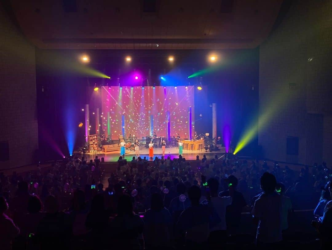 Little Glee Monsterさんのインスタグラム写真 - (Little Glee MonsterInstagram)「『Little Glee Monster Live Tour 2020→2021 ＞BRIGHT NEW WORLD＜』 佐賀市文化会館大ホール、ありがとうございました！！ ワンマンライブでは初めての佐賀県！ 温かく迎えてくださり、 そして一緒にダンスしてくださり、ありがとうございました🕺✨✨  #littlegleemonster #リトグリbnw #ダンス講座が #とぅんとぅんとぅん #かれん先生 #みなさん感染予防対策もしっかりしてくださりありがとうございました #明日は長崎です #楽しみましょう」8月20日 22時35分 - littlegleemonster_official