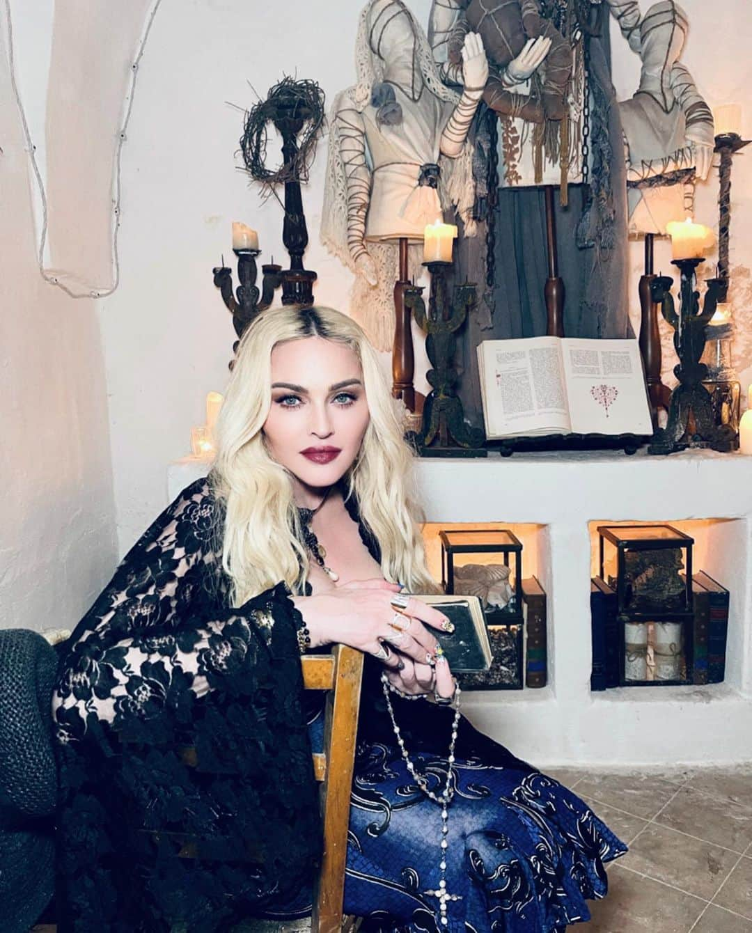 マドンナさんのインスタグラム写真 - (マドンナInstagram)「Eat……Pray……Love ♥️ #puglia #masseria 🇮🇹」8月20日 22時51分 - madonna