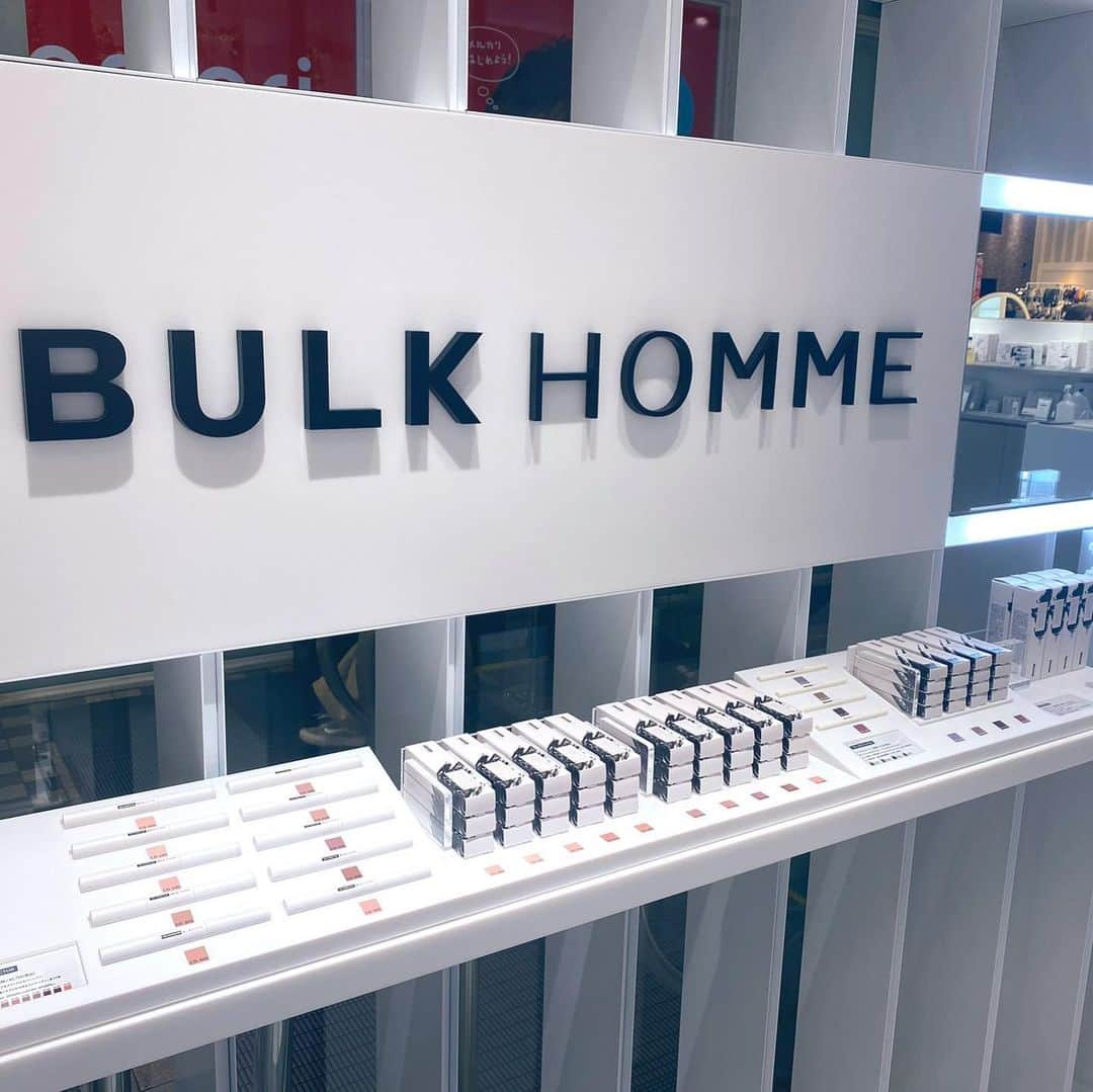 藤田富さんのインスタグラム写真 - (藤田富Instagram)「BULKHOMMEが新宿マルイに‼️ 泣きそうになりました。 良いモノはやっぱり大きくなるんだなと思いました。7.8年応援し続けるのも、モノが良いから。 男性にこういうのをプレゼントして、かっこよくしちゃうのアリじゃないですか？かっこいいは作れるんですよ‼︎ #BULKHOMME #バルクオム」8月20日 23時22分 - tomfujita