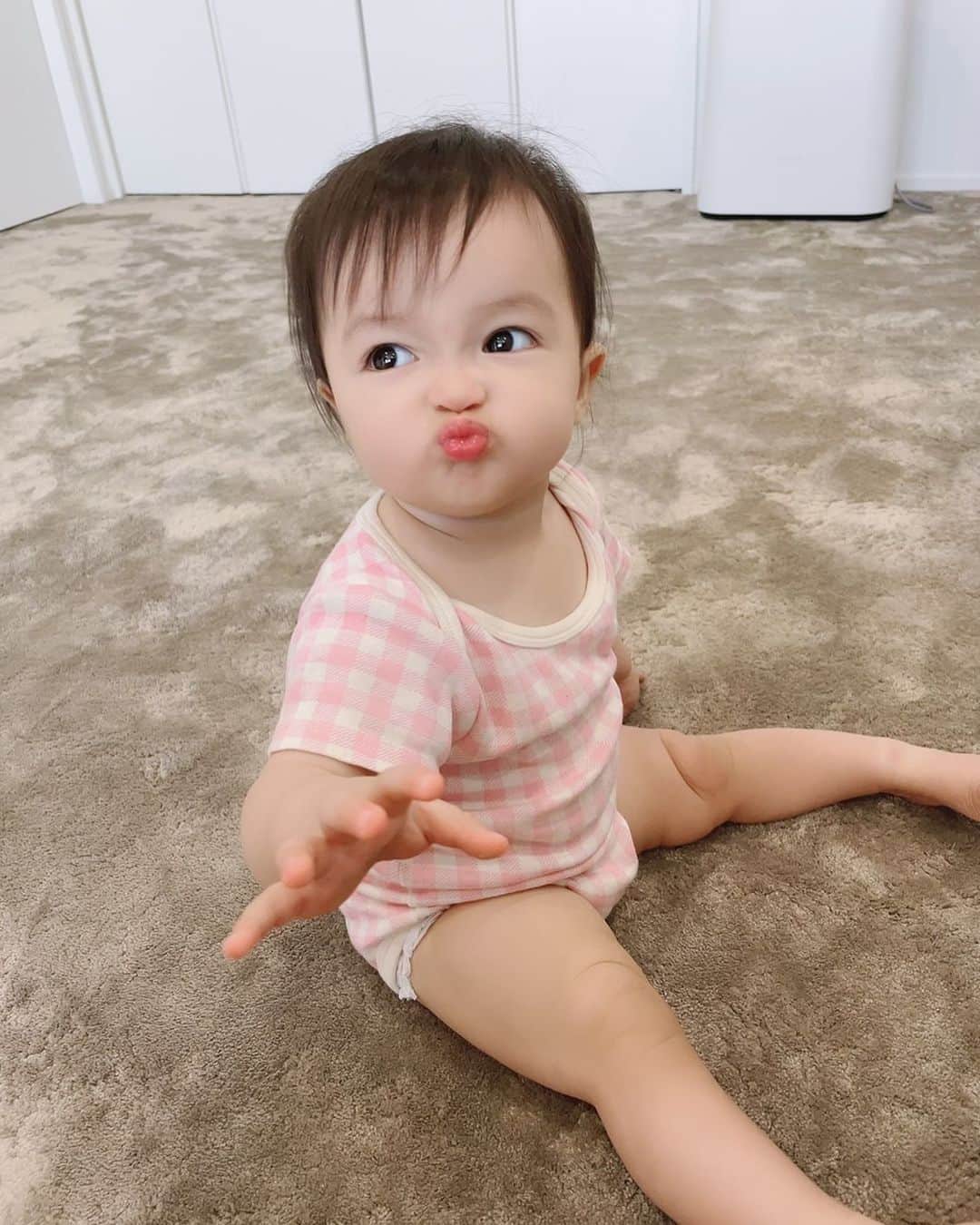 アレクサンダーのインスタグラム：「可愛すぎてごめんなさい🙇‍♂️ カゲトラと力合わせて嫁には行かせないよん 彼氏もダメ🙅‍♂️ 可愛いすぎるからね🥷🏿🥷🏿🥷🏿🥷🏿🥷🏿🧟‍♂️🧟‍♂️🧟‍♂️🧟‍♂️ #赤ちゃん」