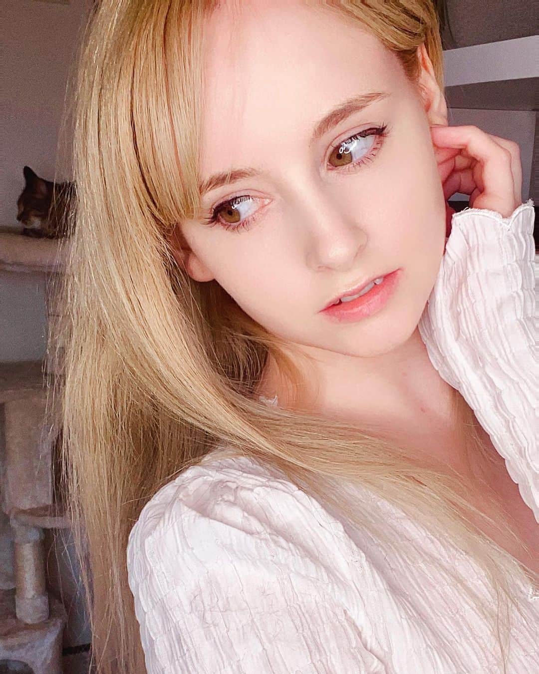 ジェマ・ルイーズのインスタグラム：「こんばんは🌆 Good Evening🌆」