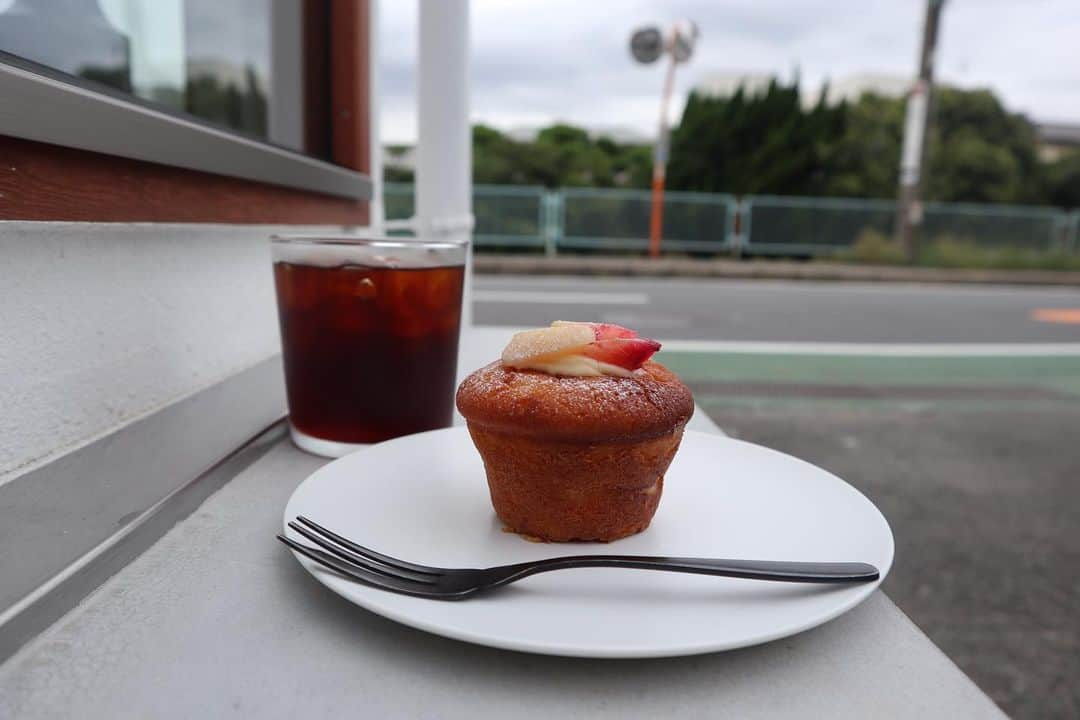 石井輝明さんのインスタグラム写真 - (石井輝明Instagram)「神奈川、逗子。 今日の晩御飯何にしようか。 この時間に帰る時はすごく難しい。  #poolsidecoffee #cafe #coffee #カフェ #喫茶店 #神奈川カフェ #逗子カフェ #カフェ芸人」9月15日 20時51分 - comandanteishii