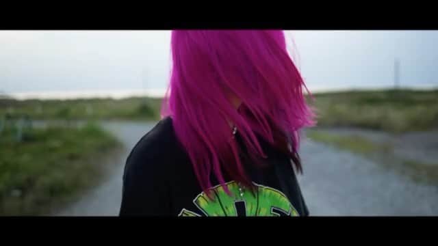 あやぺたのインスタグラム：「2021年10月27日(水)リリース 3rd  Full Album 『DIZZYLAND -To Infinity & Beyond-』から Never AgainのMV公開しました。  もあいと2人のMVです。 勿論初めてです。 次へ前へ進むために。 よろしくお願いします！」