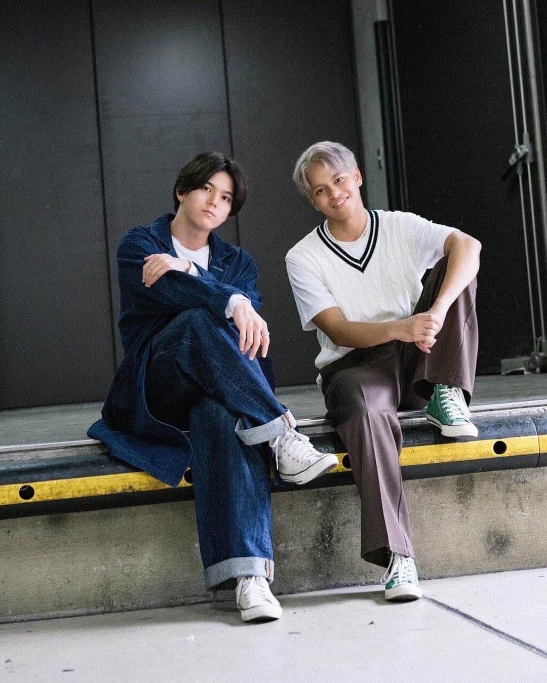 古家蘭のインスタグラム：「…NINETEEN🎧 with @reiko_kaioshi   打ち合わせ無しでCONVERSE被った👟 2枚目、目つぶってなんかないけん、下向いとるだけだけん。多分。。  📸 : @satoshihata87   #BMSG #同級生」