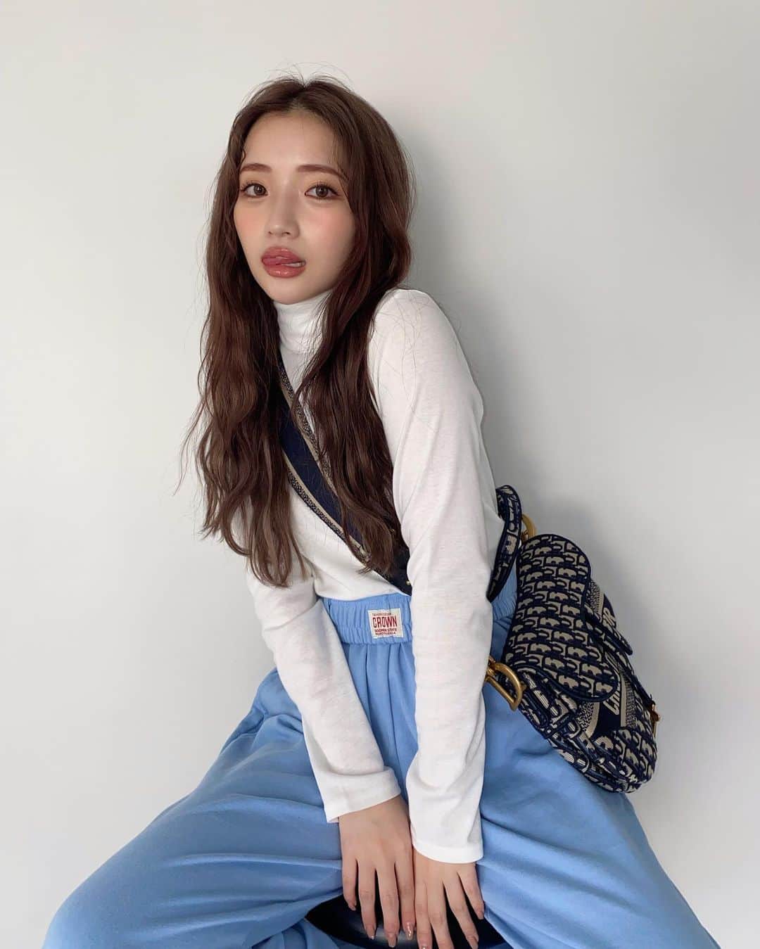 南りほのインスタグラム：「今日の私服🤍 撮影時は、楽ちんな服すき⭕️最近普段からスウェット多めかも💙」