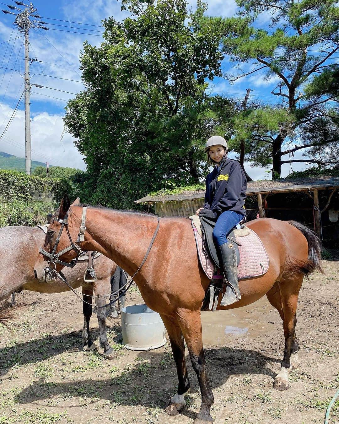 メイサさんのインスタグラム写真 - (メイサInstagram)「乗馬が趣味と言いたい✌️笑 🐴さん頭良くてお利口すぎた🥰  ヘルメットも靴も軍手もレンタルで楽ちんで すごい楽しかったなあ✨  #乗馬#馬#山#自然#トレッキング#ノンアルキャバ嬢#hermes#六本木#銀座#祇園#中洲#北新地#歌舞伎町#メゾンドボーテ#本当に売れてて可愛いキャバ嬢はメゾンドボーテ #メイサ#ショートボブ#sexy#dress#kawaii#asiangirls #셀카#셀카그램#攝影#旅遊攝影#人像攝影#攝影師#互惠」9月15日 14時28分 - meisa_0728