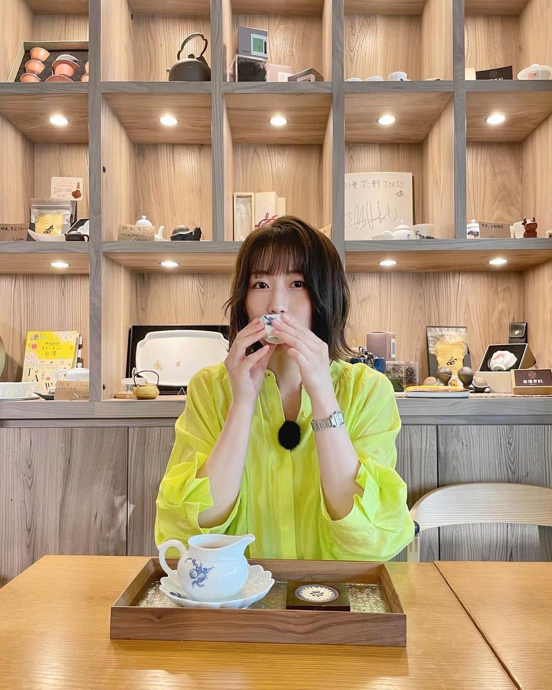 津田麻莉奈さんのインスタグラム写真 - (津田麻莉奈Instagram)「ただいま、ロケ中。 美味しい台湾茶をいただきました🍵 茶器も素敵。  https://tropa.co.jp/  −−−−−−−−−−−−−−−−−−−−−−−−−−−−−  #ロケ #撮影 #台湾茶 #台湾茶器  #まち歩き #お散歩 #お散歩ロケ #東京 #tokyo #ootd #私服 #まりなる #津田麻莉奈」9月15日 16時24分 - tsudamarinal