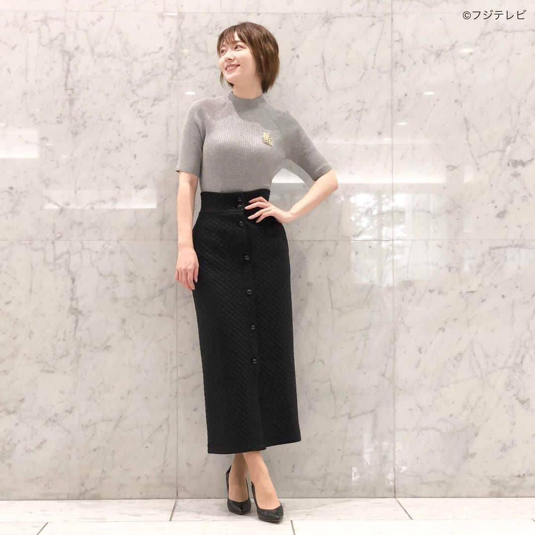 フジテレビ「めざましテレビ」さんのインスタグラム写真 - (フジテレビ「めざましテレビ」Instagram)「ファッション雑誌CanCamとコラボした お天気コーナー「きょう何着て行く？」 阿部華也子の毎日のコーデを紹介♪  9月15日(水)  【きょうのコーデ】 ニット→ @bananarepublic_jp ８９９０円 スカート→ @vis_jp ２９７０円 靴→ @ダイアナ１万８７００円  イヤリング→ @phoebe_official ３９６０円 ブローチ→ @threefourtime_official １６５０円   【コーデのポイント】 この秋トレンドのキルティングはカジュアルよりも きれいめに取り入れるのがおしゃれ見えのコツ💁🏻‍♀️🤍 曲線的に見えるタイトスカートなら 洗練された上品さが漂います👏 ブローチをつけた半袖ニットに合わせれば きちんと感のあるお仕事コーデに👩🏻‍💼✨   #めざましテレビ #きょう何着て行く？ #阿部華也子 #今日のコーデ #コーデ #CanCam #今日のファッション#ootd #きょう何着て行く？は月〜金朝6時22分ごろ放送📺 #スタイリストたなべさおり #かやちゃん #きれいめコーデ #きれいめカジュアル #大人コーデ #夏コーデ #オフィスカジュアル #上品コーデ #アナウンサー衣装」9月15日 16時32分 - mezamashi.tv