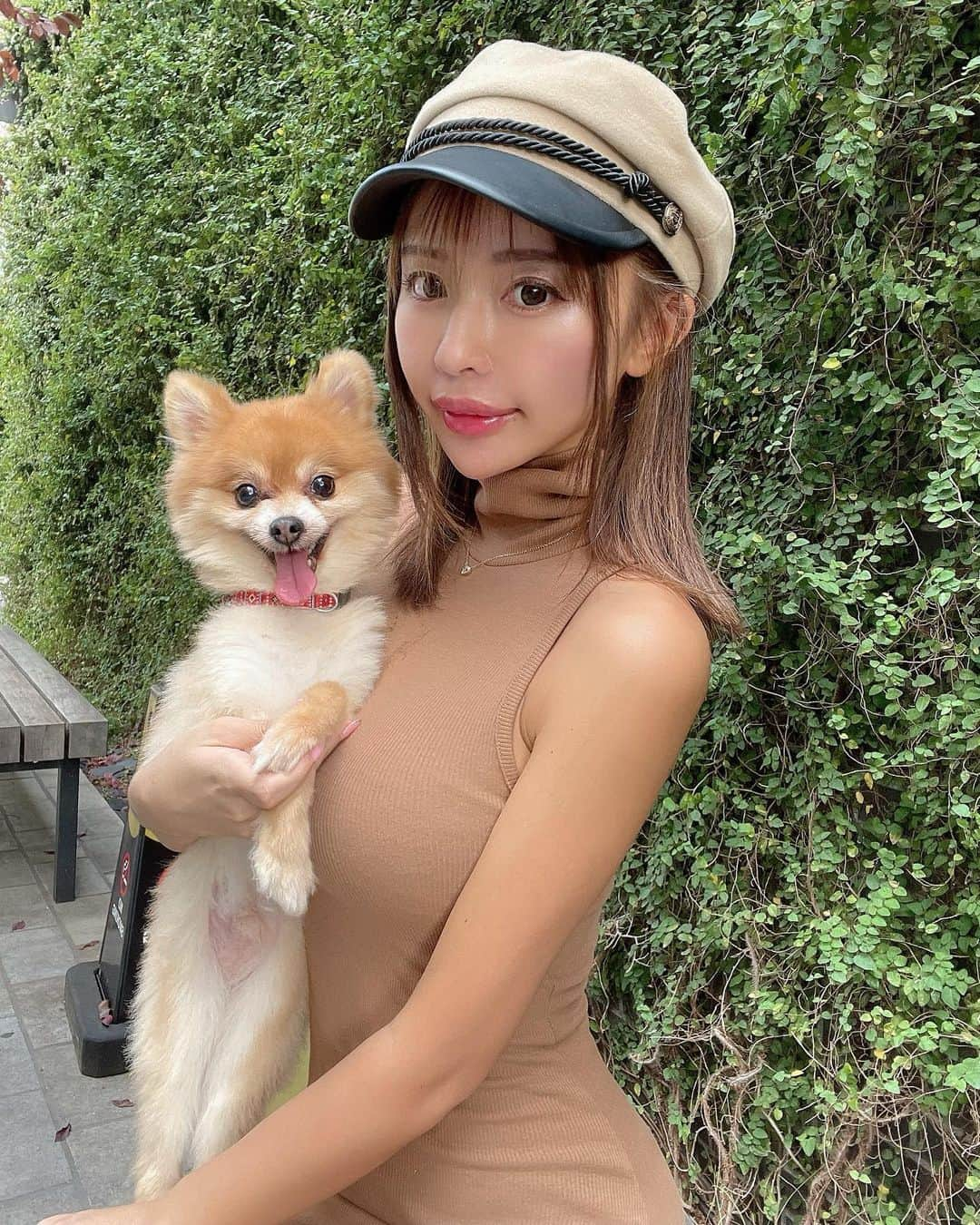 あいみんのインスタグラム：「美容院行ってきた💇‍♀️❤︎ 髪質改善トリートメントなんだけど 2週間以上経ってもずっとこのままで本当に感動なんです🥺🙏 @hayato_imaoka  @rip.hair  ありがとうございます❤︎  そのあとは表参道ぷらり旅🐶👭  ４枚目は妹です🤫 #髪質改善 #お気に入り #靴お揃い姉妹」