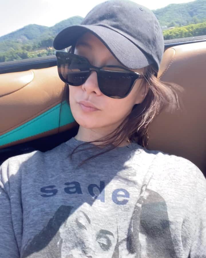パク・ヒョジュのインスタグラム：「안녕 샤데이언니😏」