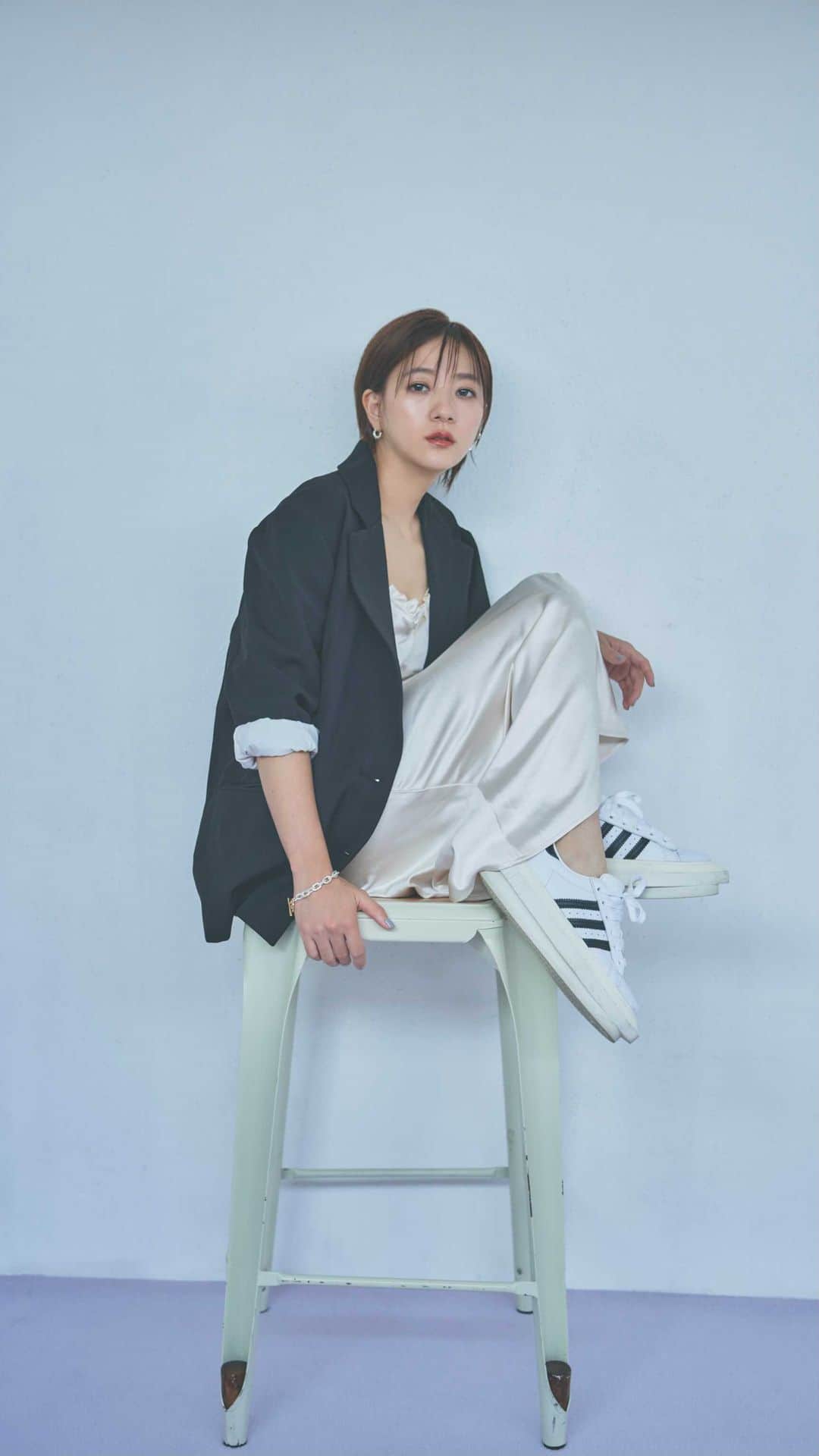 伊藤千晃のインスタグラム：「低身長にもぜひオススメしたい‼︎リブランディングしたKIKIの新作アイテムを紹介してるよ😉  そしてKIKI AND DAYS 2021年AW POPUP STOREがいよいよ明日よりSTART!!  ■開催日時：2021年9月16日（木）～9月29日(水） ショップオープン時間：10:00～20:00 ※営業日・営業時間が変更となる場合がございます。 最新の情報は渋谷スクランブルスクエア公式ホームページをご確認ください。  ■会場：渋谷スクランブルスクエア５F （ショップ＆レストラン 5F +Q（プラスク）グッズ内 Event Stage 5A） 東京都渋谷区渋谷二丁目24番12号（渋谷駅直結・直上）」