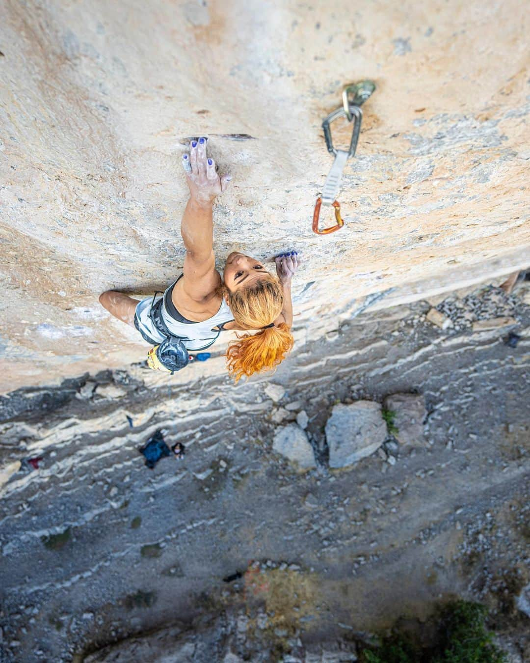 野中生萌さんのインスタグラム写真 - (野中生萌Instagram)「“Mr. Hyde”(8c+/14c) ✅ For a long time since I decided to focus on competitions, I never thought that I would find a project in sport climbing that excites me so much and would actually get a chance to try.   As far as I can remember, 7c+ was the hardest grade I’ve done in outdoor sport climbing. So I guess I skipped a number grade? huge accomplishment I feel like👏🏽😂 Thanks @steezybailey for all that you taught me. I’ve leaned a wide range of things from this trip🖤 and thanks @neilson.ben for capturing this moment!  今まであまり高グレードを打ち込む機会はなかったけれど、私の記憶では13aが今まで外岩での最高グレード(笑) 今回大幅にアップデート成功〜！わくわく感と緊張感、楽しすぎる！」9月15日 18時38分 - nonaka_miho