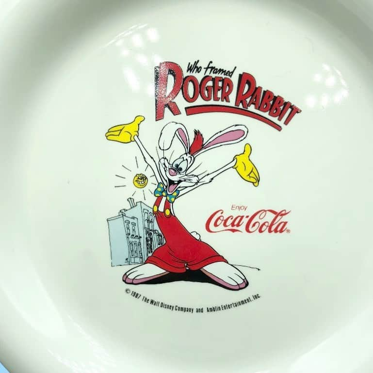 おもちゃやSPIRALさんのインスタグラム写真 - (おもちゃやSPIRALInstagram)「1987 Roger Rabbit Plate入荷しました！ 直径約16cmです！ 2000yen+tax(each)🐰💕」9月15日 18時39分 - spiral_toy