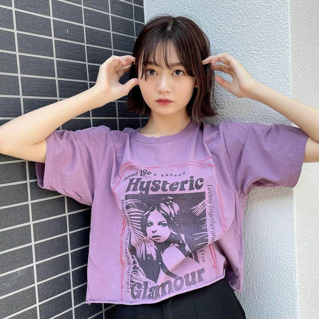 安村真奈のインスタグラム：「暑くて秋服着れないのでリップだけ秋カラー🍂  #安村真奈 #秋リップ」