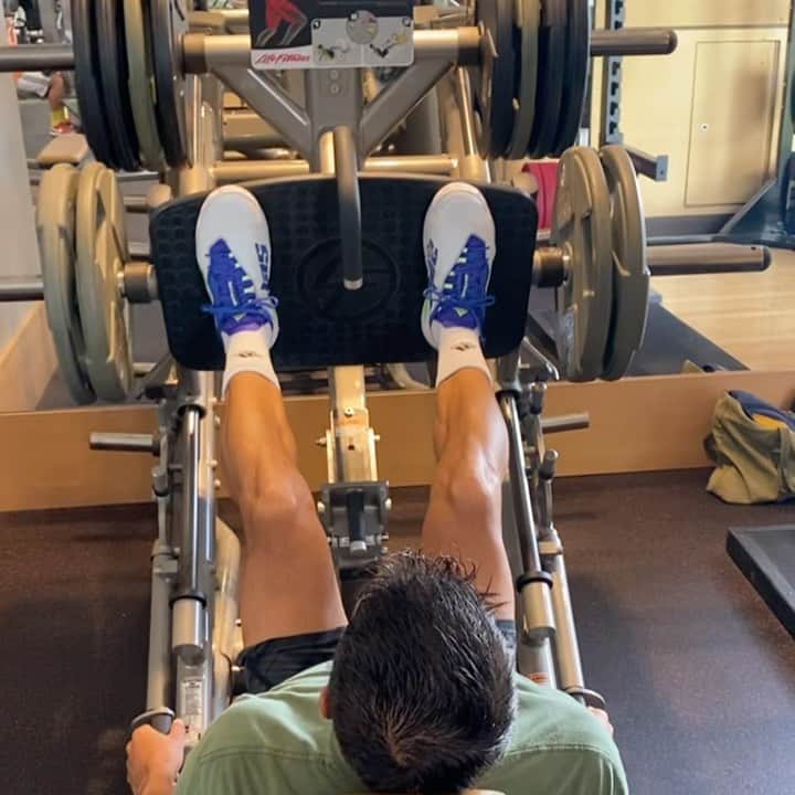 フェルナンド・ベルダスコのインスタグラム：「Get better … Get stronger … Everyday 💪🏼」