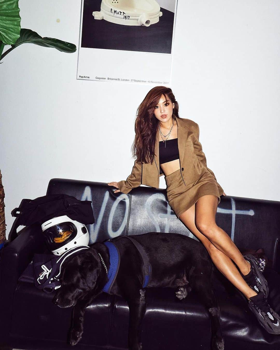キム・ヒジョンのインスタグラム：「🐶🖤」