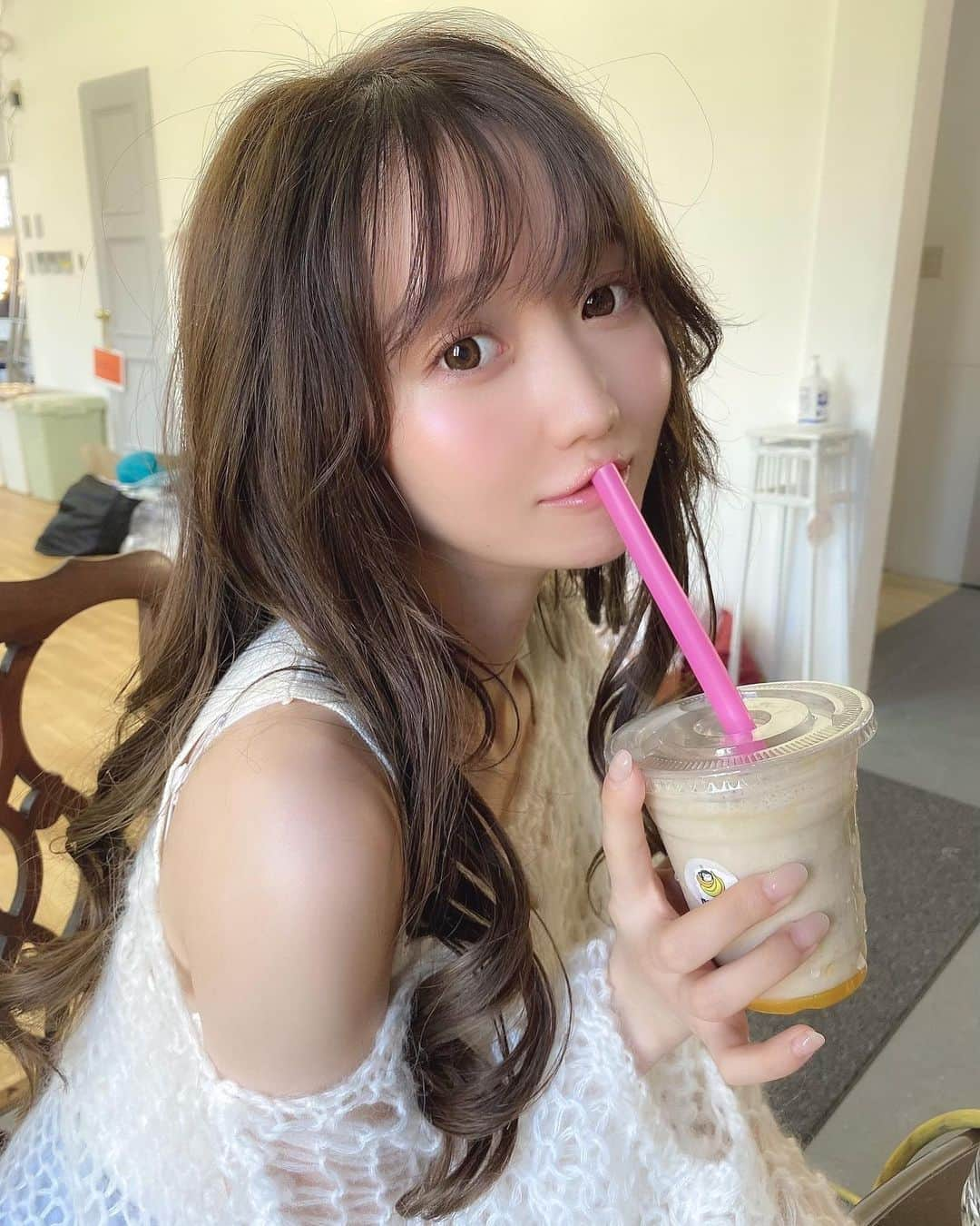 大谷映美里さんのインスタグラム写真 - (大谷映美里Instagram)「エスカワさんオフショット詰め込み﹡֦ơ ̫ ơ֦﹡♡‬ 可愛く撮影していただきました🤎 一冊丸ごとイコラブの「S Cawaii!」発売だよ〜🍂 ㅤㅤㅤㅤㅤㅤㅤㅤㅤㅤㅤㅤㅤ 秋のコーデやリリミュウのメイク特集、 お気に入りコスメやポーチの中身などなど イコラブの女子な部分が詰まった一冊です🥰 ㅤㅤㅤㅤㅤㅤㅤㅤㅤㅤㅤㅤㅤ フェミニンもカジュアルも好きだなぁ〜◎ 女の子にも男の子にも楽しんでいただけたらいいな💮#scawaii」9月15日 22時23分 - otani_emiri