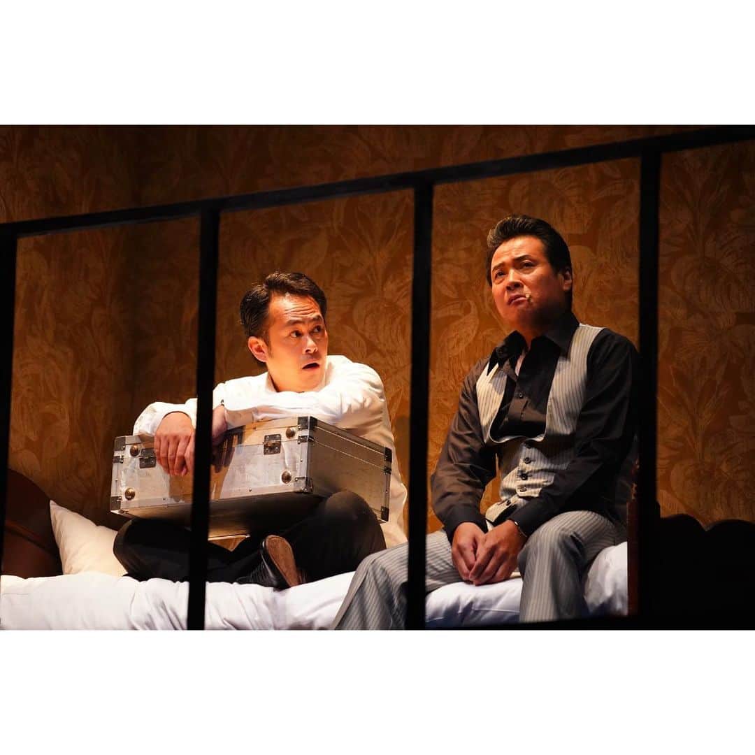 岡本玲さんのインスタグラム写真 - (岡本玲Instagram)「. KAAT神奈川芸術劇場 『湊横濱荒狗挽歌〜新粧、三人吉三。』  夏の終わりから始まったこの舞台、先日無事千穐楽を迎えることができました。  ご来場くださった皆様、 配信で観てくださった皆様、 応援してくださった皆様、 ありがとうございました！  すべての関係者の方々に 心からの感謝を。  #野木萌葱 #シライケイタ #玉城裕規　#岡本玲　#森優作 #渡辺哲　#山本亨　#ラサール石井 #村岡希美　#大久保鷹　#筑波竜一　#伊藤公一　#那須凜　#若杉宏二 #kaat」9月16日 0時02分 - rei_okamoto