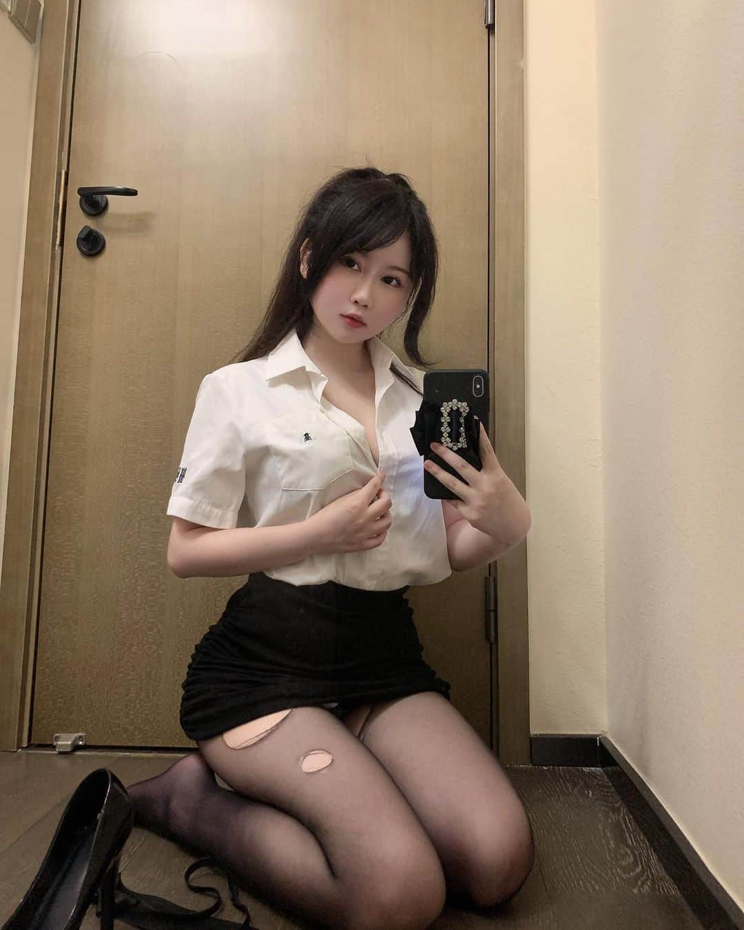 Shikaさんのインスタグラム写真 - (ShikaInstagram)「Chinese office girl  Model: 依依超级懒」9月16日 0時12分 - shika.kamisaka