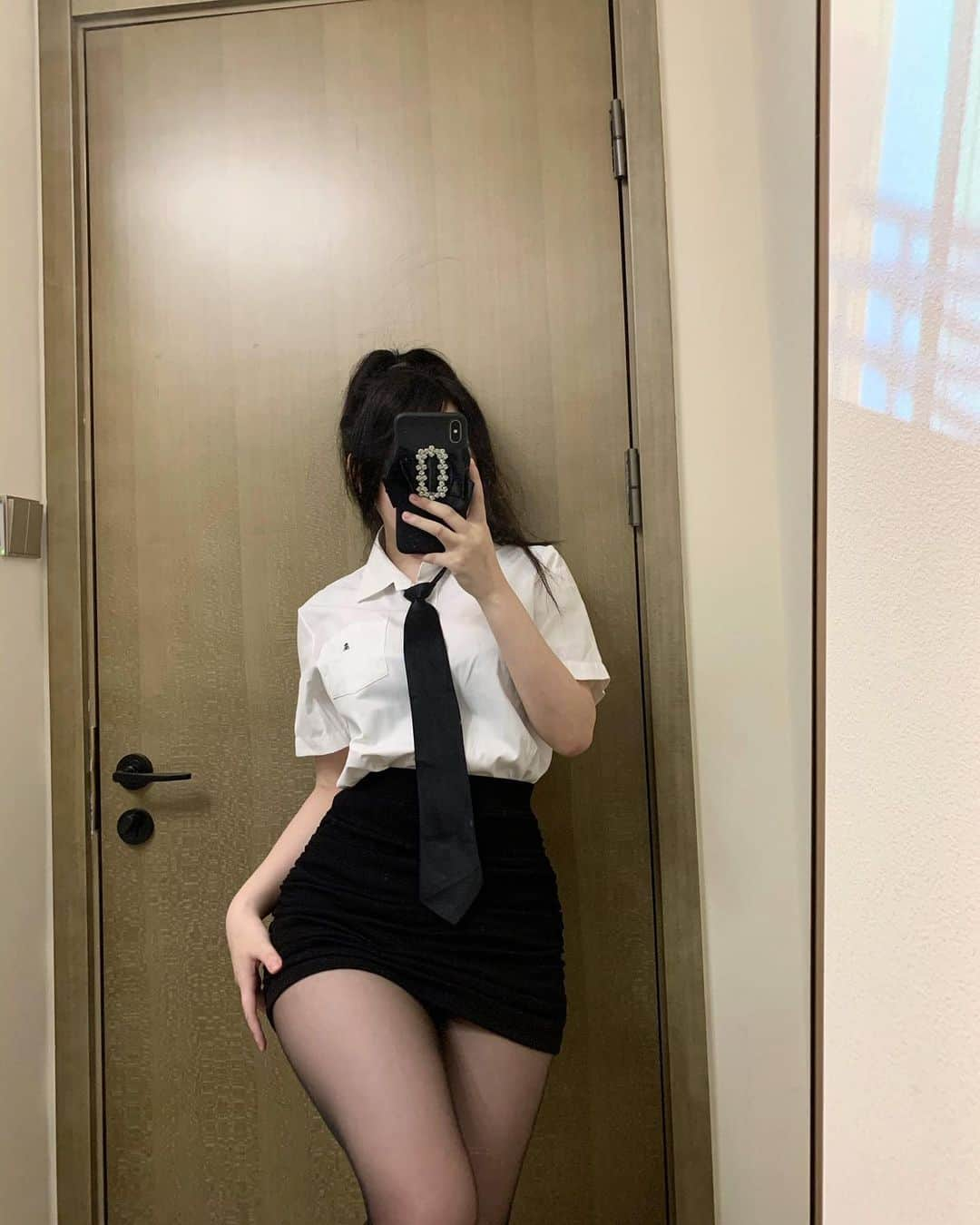 Shikaさんのインスタグラム写真 - (ShikaInstagram)「Chinese office girl  Model: 依依超级懒」9月16日 0時12分 - shika.kamisaka