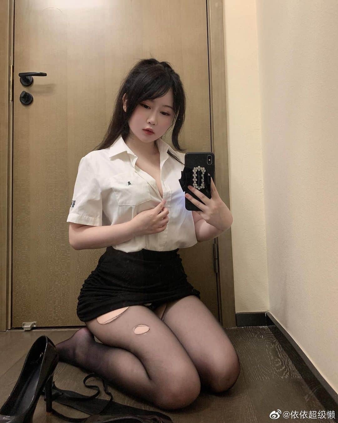 Shikaさんのインスタグラム写真 - (ShikaInstagram)「Chinese office girl  Model: 依依超级懒」9月16日 0時12分 - shika.kamisaka