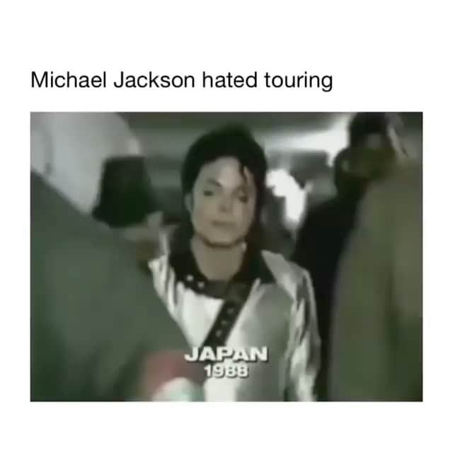 ブレット・ラトナーのインスタグラム：「That’s me telling Michael not to say he doesn’t like touring! Disclaimer: I wasn’t directing the documentary just with him at the time he was filming.」