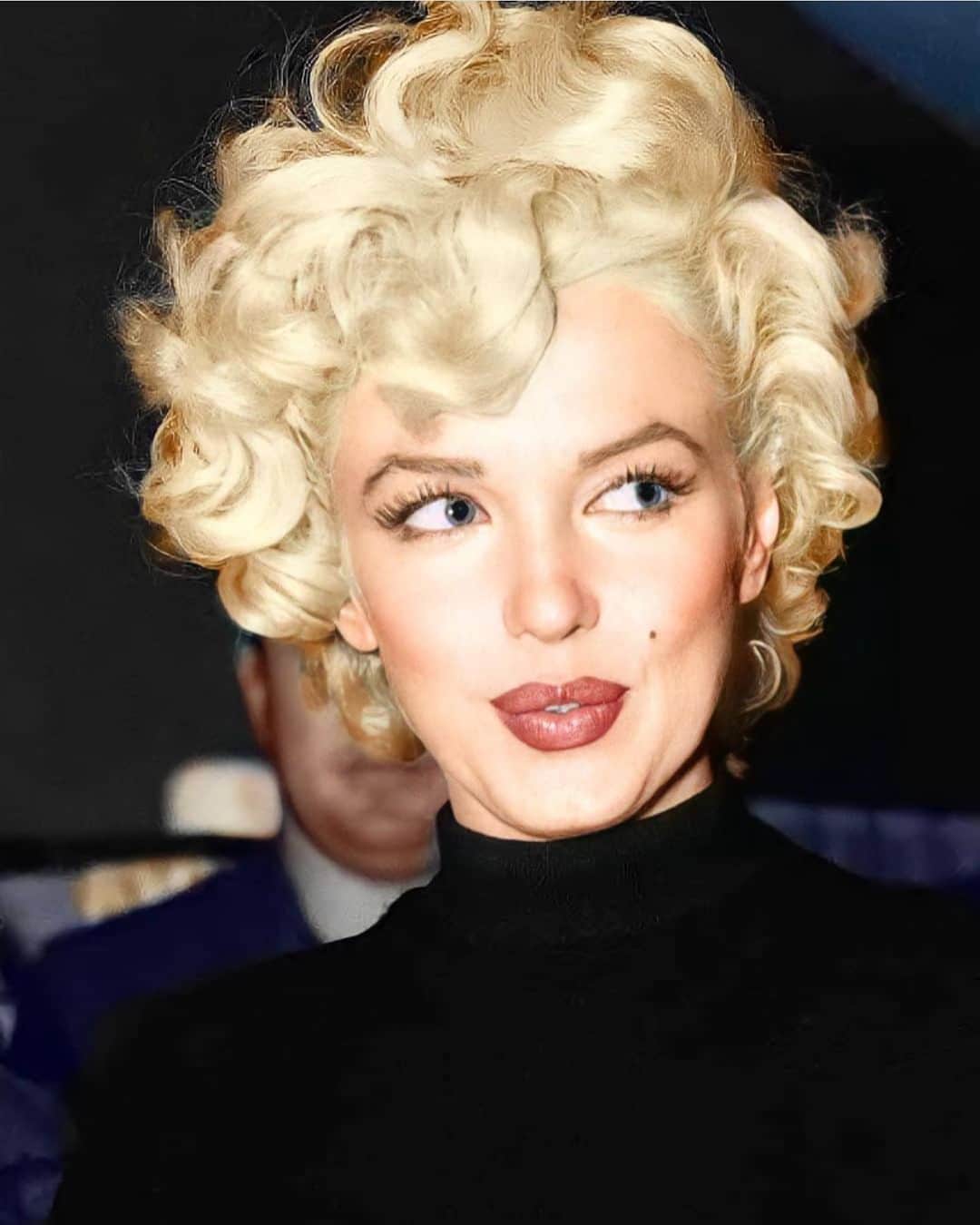 のインスタグラム：「One of my favorite pics of Marilyn 💋 please Dm me images youd like me to share!」