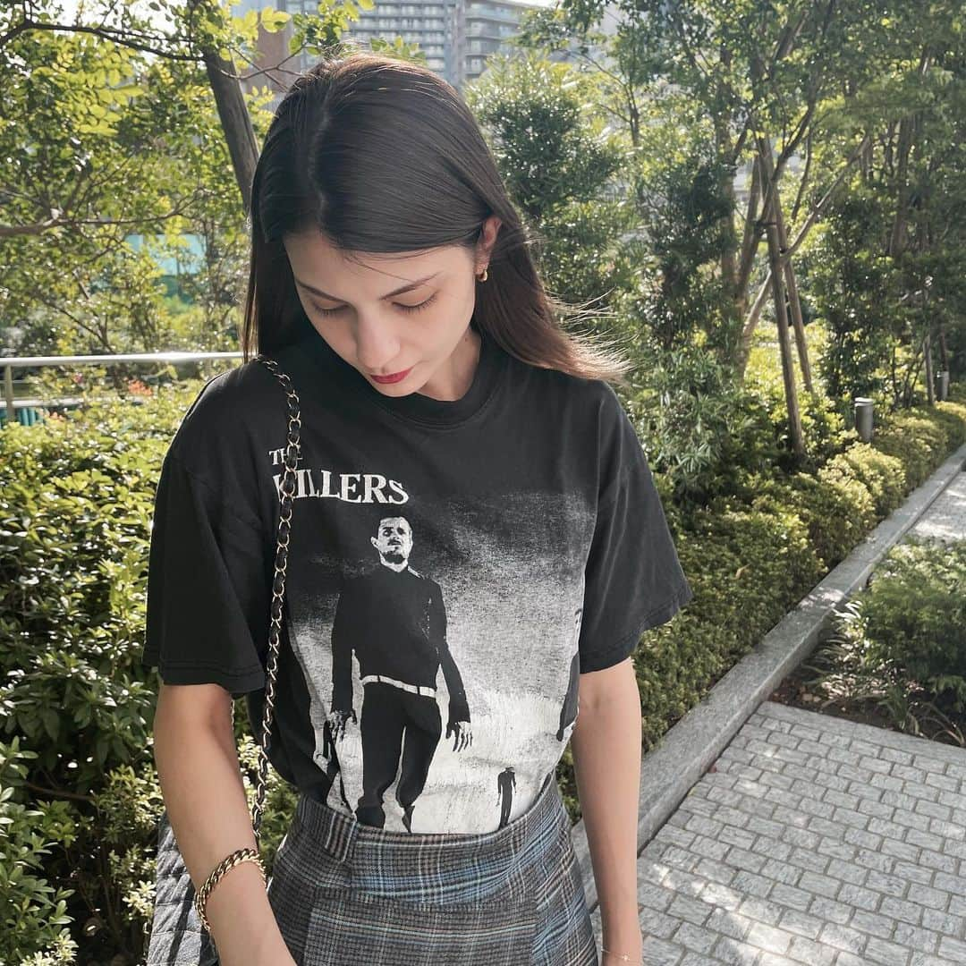 マギーさんのインスタグラム写真 - (マギーInstagram)「久しぶりに古着Tシャツきた日〜🤟🏻 友達がアメリカ買付のときに 見つけてくれたやーつ！ @thekillers らぶ❤️」9月16日 15時35分 - maggymoon