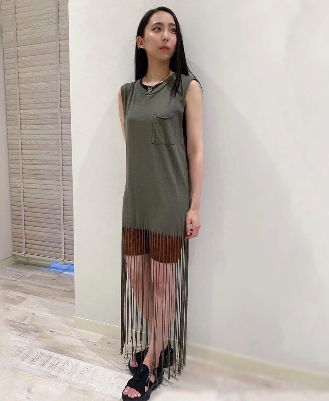 彩姫のインスタグラム：「☀︎ ⁡ ⁡ 夏なコーデして、暑い暑い言ってた夏も終わって、すっかり秋ですかね。 ⁡ 暑い日に着てたお洋服。時差だけど載せるね ⁡ ⁡ #bandmaid」