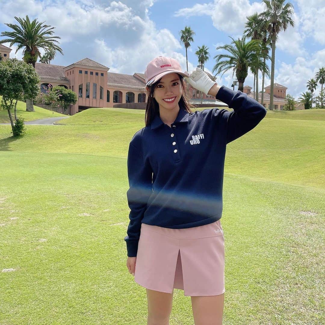 hina2221のインスタグラム：「今日も楽しいゴルフ⛳️💗 最高なメンバーです✨ . . .  #ゴルフ好き #ゴルフ #ゴルフラウンド #ゴルフ女子 #ゴルフ上手くなりたい #ゴルフスイング #ゴルフスイング動画 #ゴルフコーデ #ゴルフ男子 #ゴルフ好きな人と繋がりたい #ゴルフバカ #ゴルフ好きな人と仲良くなりたい #ゴルフウェア #ゴルフ記録 #おしゃれさんと繋がりたい #お洒落 #スポーツ好き #スポーツコーデ  #golf #vividgolf #ビビゴルフ #golfstagram #golfwear #golfgirl #golfswing #골프여자#골프스타그램 #」