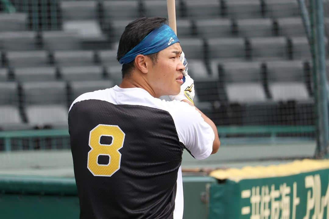 阪神タイガースさんのインスタグラム写真 - (阪神タイガースInstagram)「今日もファームは、甲子園球場でウエスタン公式戦！ 試合前練習の様子です。 #小林慶祐 選手 #長坂拳弥 選手 #佐藤輝明 選手 #榮枝裕貴 選手 #江越大賀 選手 #髙山俊 選手 #ウエスタンリーグ #阪神タイガース #挑超頂」9月16日 14時06分 - hanshintigers_official