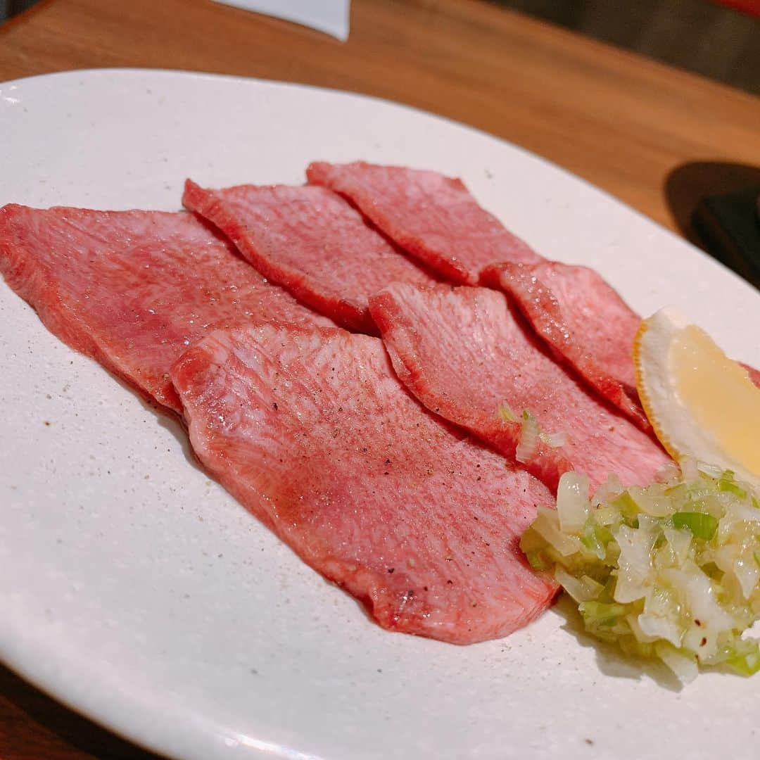 戸田めぐみのインスタグラム：「1本目終わり、次の現場前に。  #焼肉 #ひとり焼肉  #タン塩」