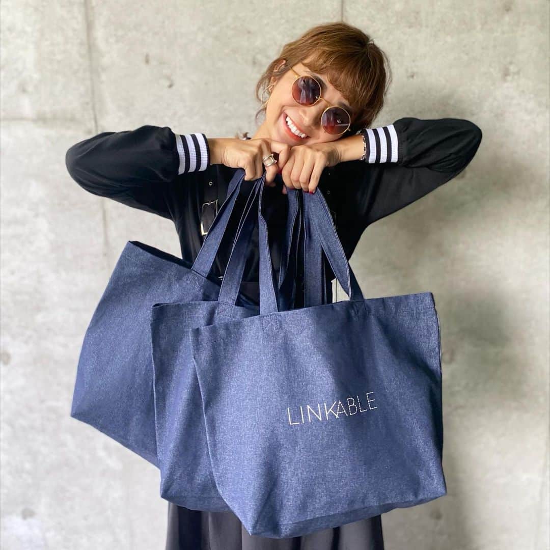 Mai Wakimizuのインスタグラム：「じゃじゃーん＼(^o^)／伊勢丹popupに向けてノベルティをご用意しました♡ご購入下さった方にはこのデニムbagにお入れしてお渡しさせて頂きます♡ ※数に限りがございますので、ご了承下さい。 ------------------------------ 【popup shopのご案内】 日時:2021年9月22日(水)〜28日(火) (24日(金)はイベント開催につき終日休業) 場所:伊勢丹新宿店 本館1階 婦人雑貨／イセタンリーフ  ------------------------------ #linkable#リンカブル」