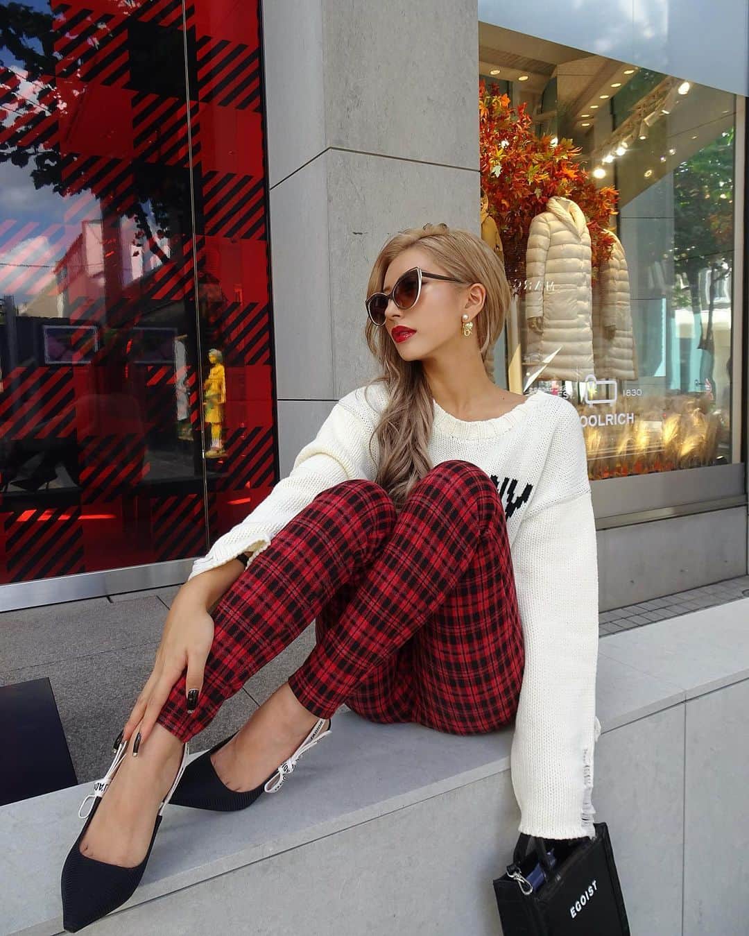 華のインスタグラム：「𝐀𝐖𝐜𝐨𝐥𝐥𝐞𝐜𝐭𝐢𝐨𝐧 𝐂𝐨𝐦𝐢𝐧𝐠 𝐬𝐨𝐨𝐧...💋 . @egoist_official」