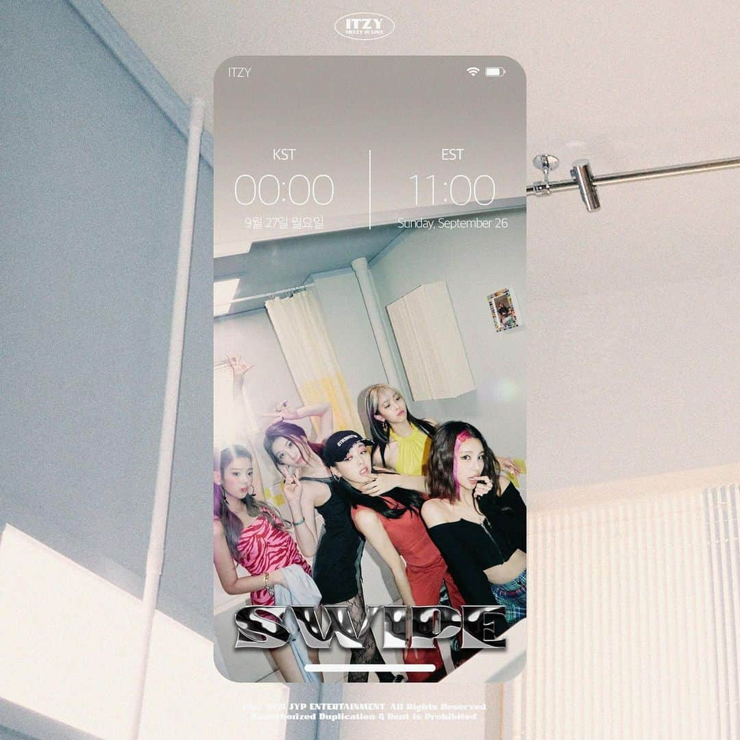 ITZYさんのインスタグラム写真 - (ITZYInstagram)「ITZY The 1st Album <CRAZY IN LOVE>  "SWIPE" Concept Image #2  💟 TITLE TRACK "LOCO" 💟 2021.09.24 FRI 1PM (KST) | 0AM (EST)   <CRAZY IN LOVE> Pre-orders https://orcd.co/crazyinlove   #ITZY #있지 @itzy.all.in.us #MIDZY #믿지 #CRAZYINLOVE #LOCO #ITZYComeback」9月17日 0時03分 - itzy.all.in.us