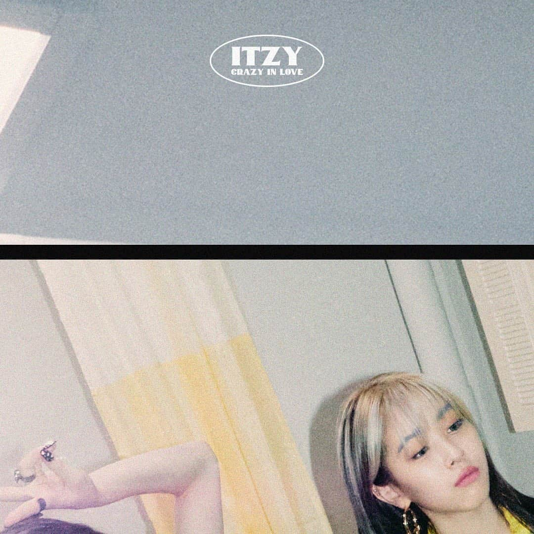 ITZYさんのインスタグラム写真 - (ITZYInstagram)「ITZY The 1st Album <CRAZY IN LOVE>  "SWIPE" Concept Image #2  💟 TITLE TRACK "LOCO" 💟 2021.09.24 FRI 1PM (KST) | 0AM (EST)   <CRAZY IN LOVE> Pre-orders https://orcd.co/crazyinlove   #ITZY #있지 @itzy.all.in.us #MIDZY #믿지 #CRAZYINLOVE #LOCO #ITZYComeback」9月17日 0時05分 - itzy.all.in.us