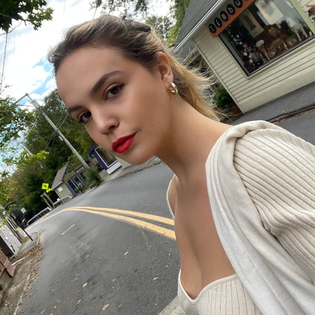 ベイリー・マディソンのインスタグラム：「Just checking in on you guys 😊😌🥰」